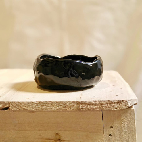 کاسه رامیکی دستساز لعاب مشکی براق