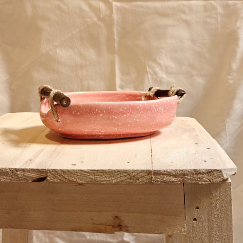 شکلات خوری سرامیکی دستساز رنگ صورتی تزیین شده با چوب مدل بیضی متوسط ساخت کارگاه ناب سرامیک