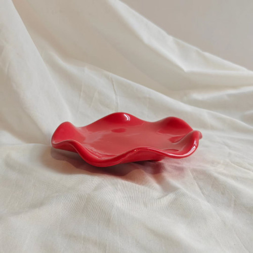 شیرینی خوری سرامیکی دستساز مدل لبه حالت دار طراحی و تولید ناب سرامیک