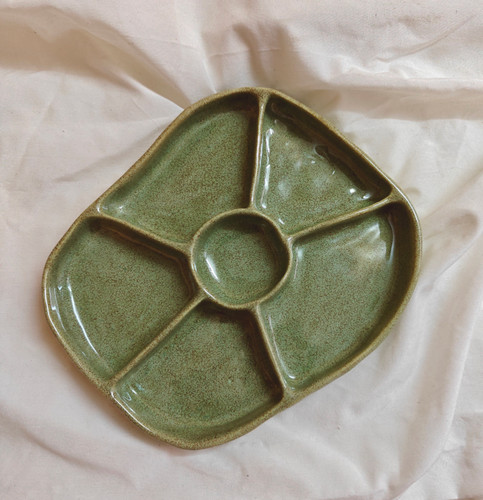 ظرف تنقلات و اردوخوری سرامیکی دستساز مدل 6 قسمتی لعاب سبز مناسب پذیرایی تولید کارگاه ناب سرامیک